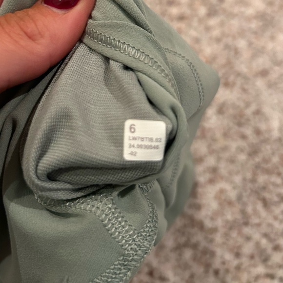 LULULEMON Biker Short 6” (Size 6) - Picture 4 of 5